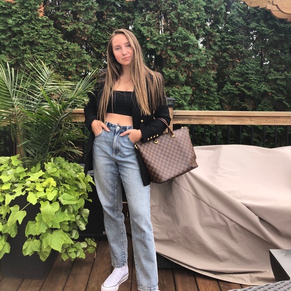 Meet your Posher, Deidre - Picture 1 of 1